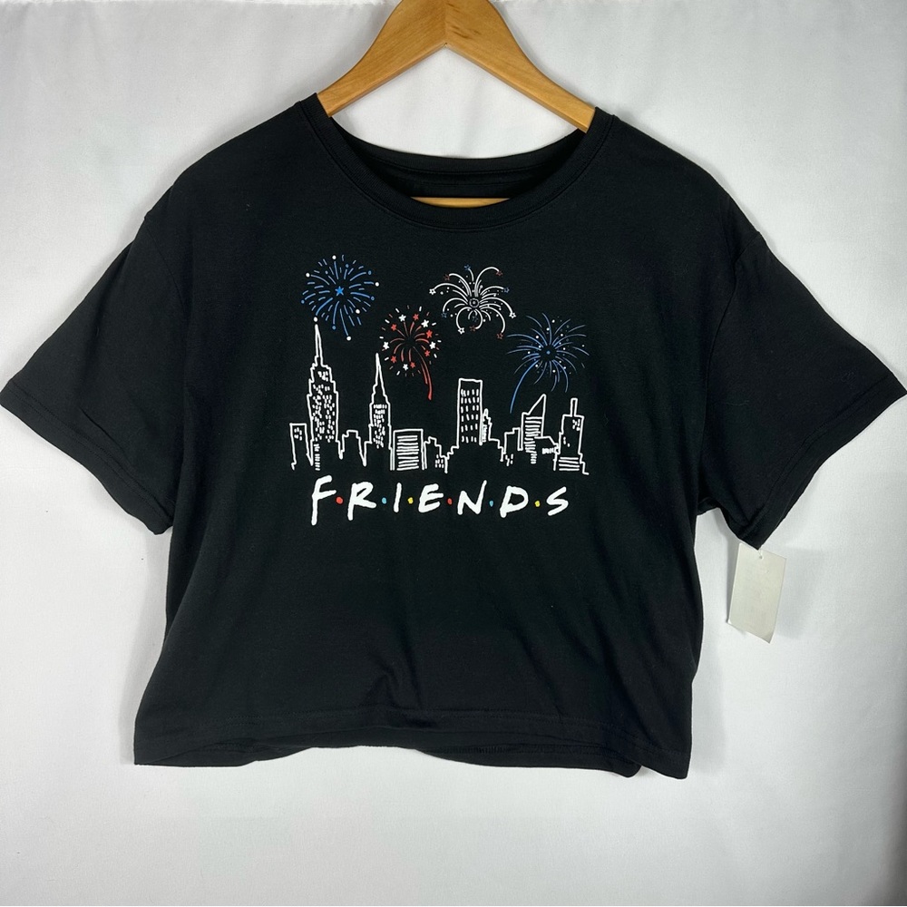FRIENDS CROP TOP